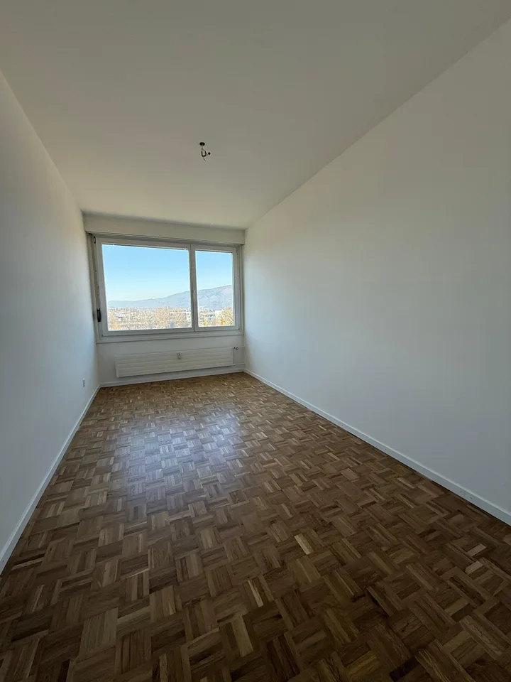 Sanierte 3-Zimmerwohnung im 4. Stock mit Balkon – Foto 6 von 10