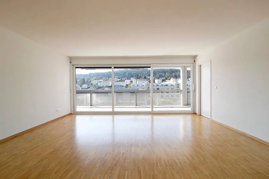 Zentral wohnen mit grossem Balkon!