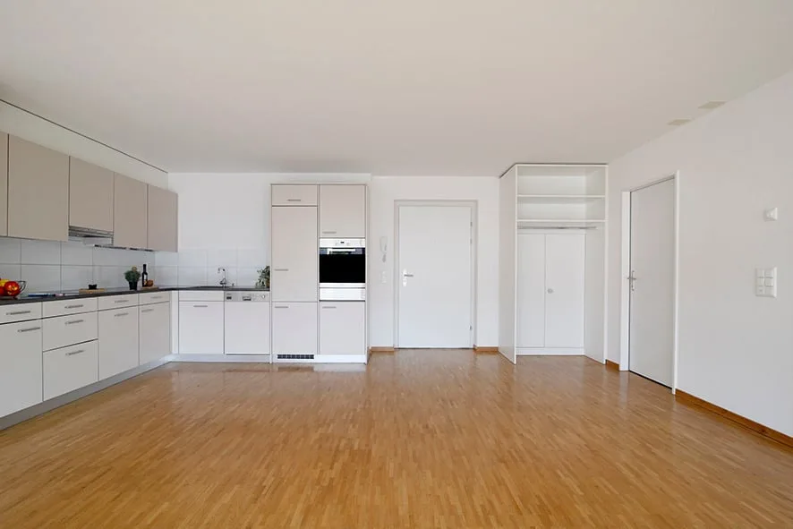 Zentral wohnen mit grossem Balkon!