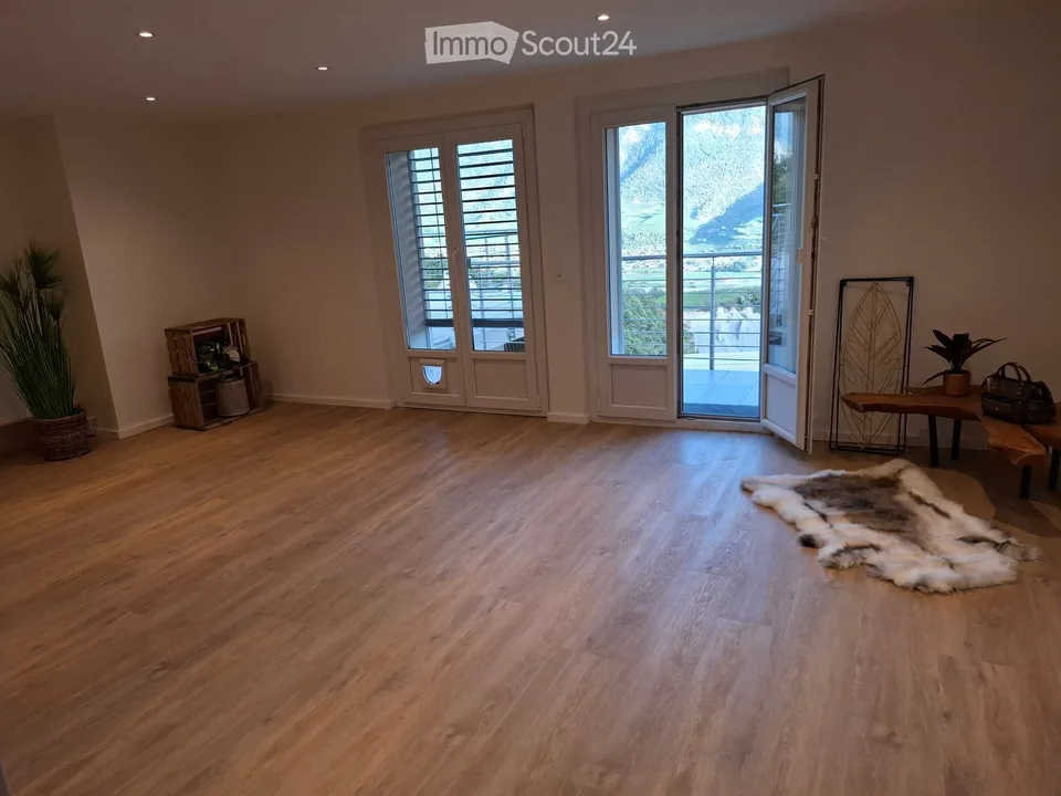 Magnifices 3.5-Zimmer-Wohnung renoviert mit großer Süd-Terrasse in Flanthey (Gemeinde Lens)