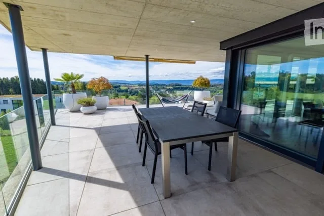 3.5-Zimmer-Attika mit Weitblick – 100 m² Terrasse & Studio – Foto 13 von 17