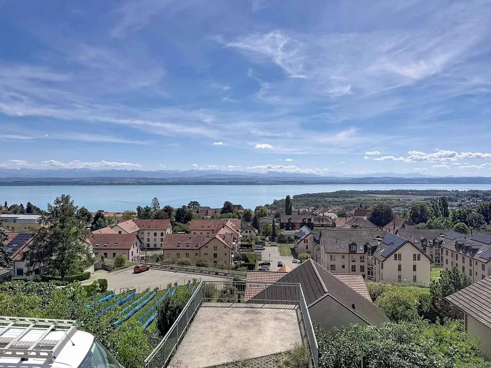 Neue 3,5-Zimmer-Wohnung mit Terrasse und Panoramablick – Foto 12 von 13