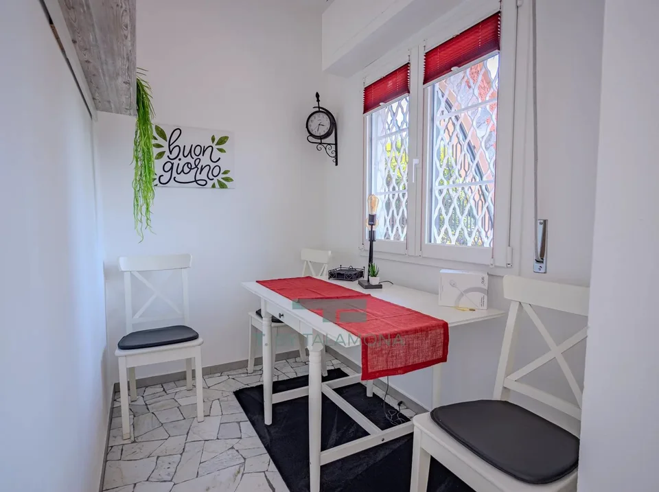 Tasteful terrace apartment in a quiet, green residential area of Luino – photo 13 of 13