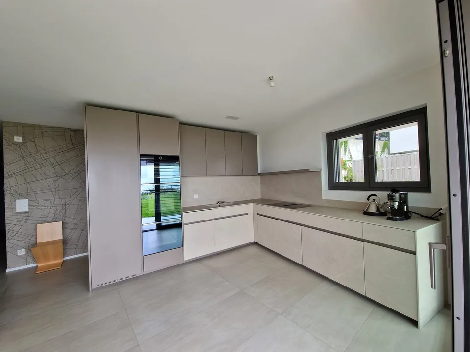 Appartement terrasse moderne de 3.5 pièces à Bourg-en-Lavaux – Vue imprenable et cadre idyllique