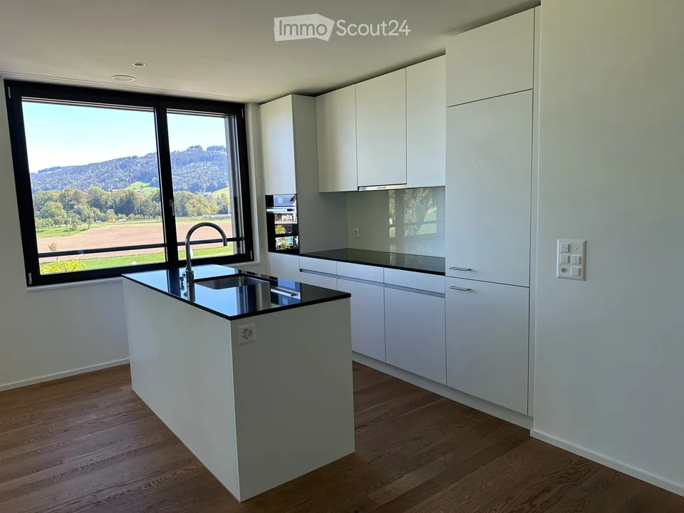 Neuwertige 4.5-Zimmer-Gartenwohnung mit viel Licht & Ruhe in Mörschwil