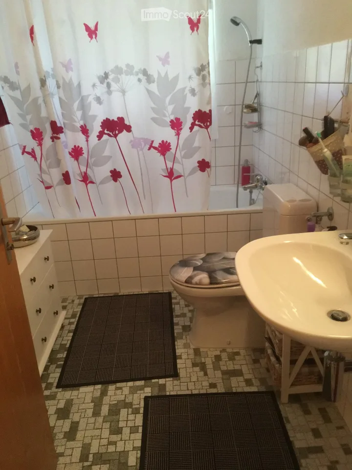 Chambre simple ou double meublée à louer