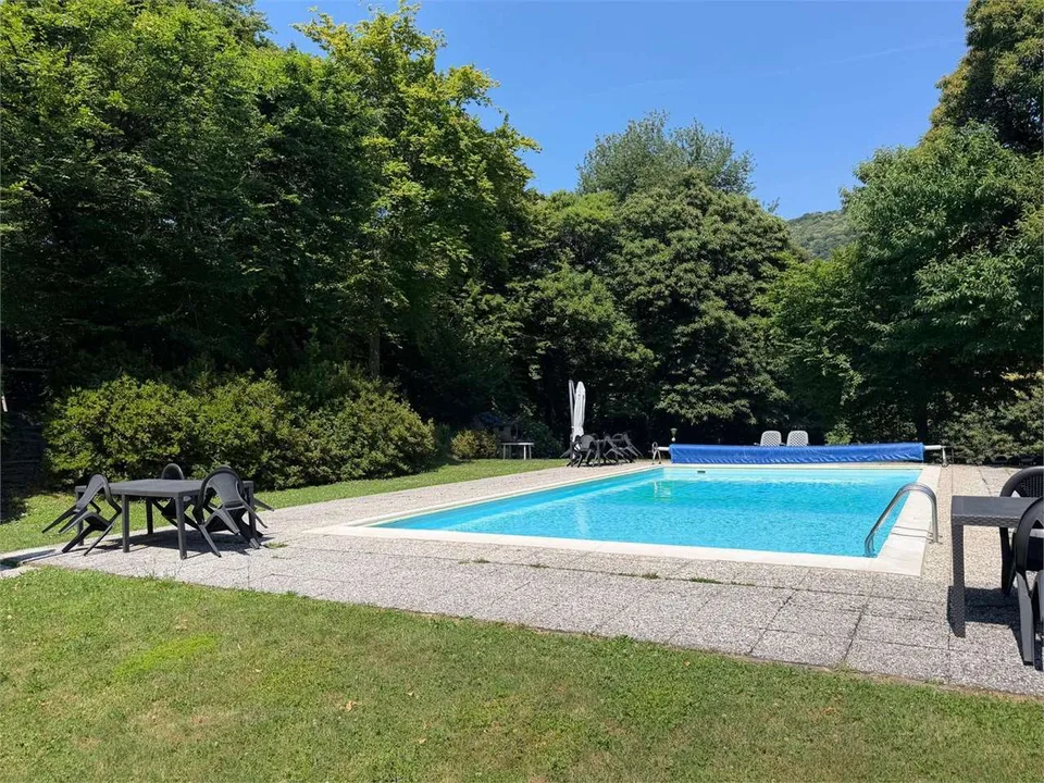 Grazioso bilocale con terrazza, piscina e garage – foto 11 di 13