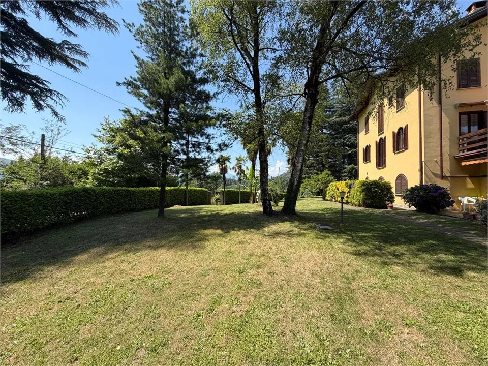 Grazioso bilocale con terrazza, piscina e garage – foto 13 di 13