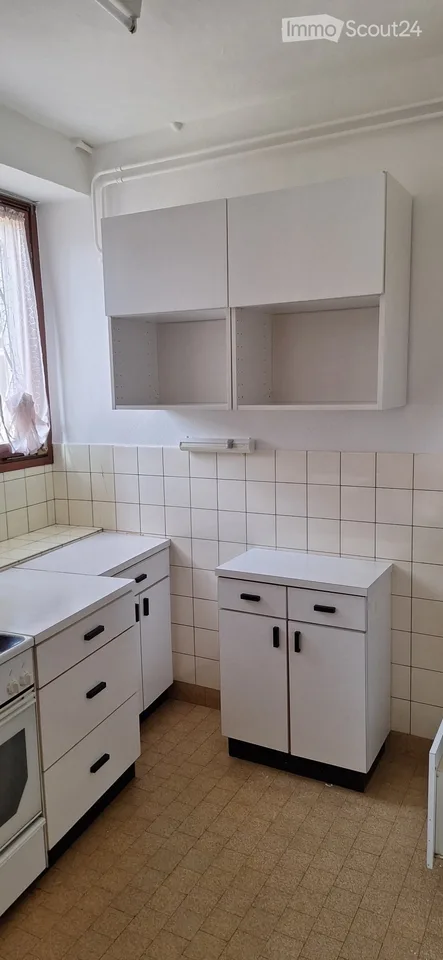 Wohnung in Doppelhaushälfte mit Innenhof und Parkplatz – Foto 2 von 5