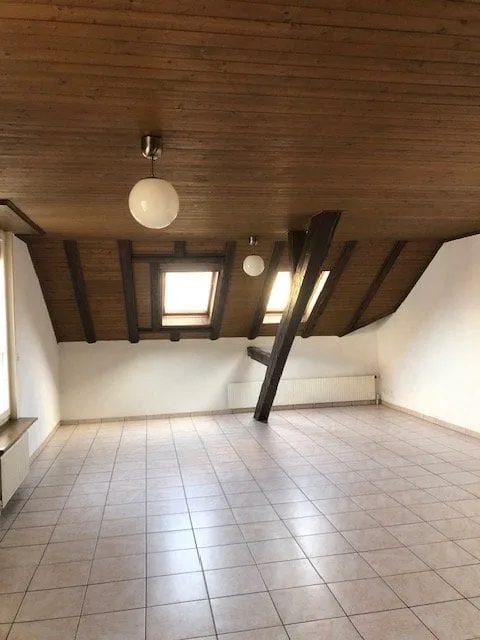 Schönes Dachapartment mit 2,5 Zimmern in Biel – Foto 3 von 5