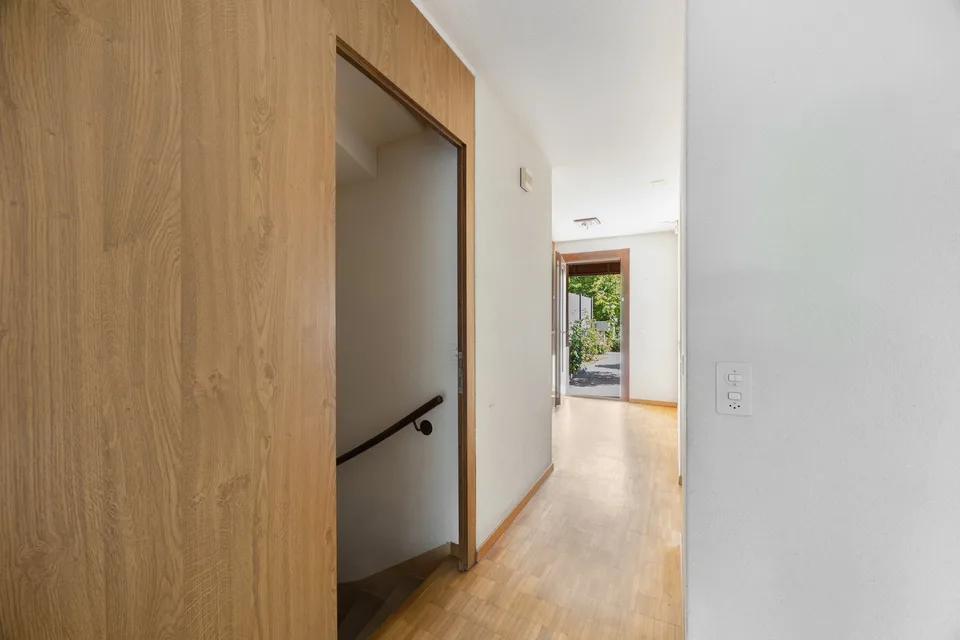 Appartamento a maisonnette 5½ locali con 120m2 di quota di terreno e giardino frontale 32m2 – foto 7 di 18