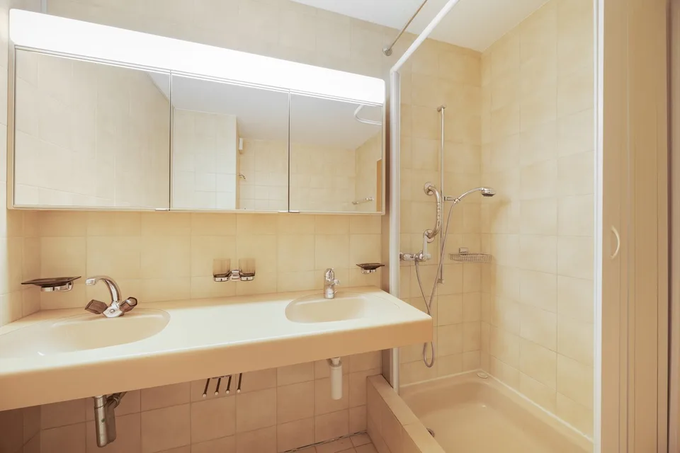 Appartamento a maisonnette 5½ locali con 120m2 di quota di terreno e giardino frontale 32m2 – foto 15 di 18