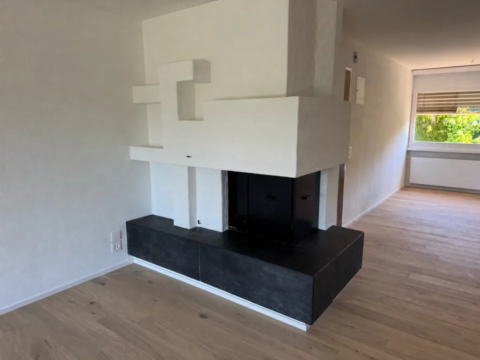 Appartamento ristrutturato 4.0 locali con ampio balcone in posizione centrale (1° piano) Copia