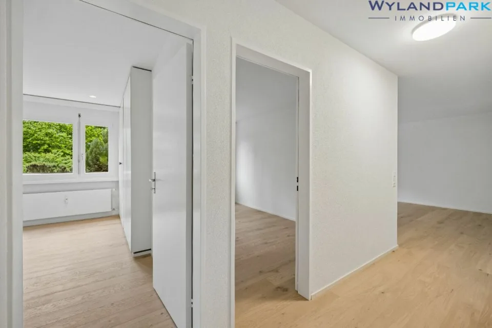 Appartamento ristrutturato 4.0 locali con ampio balcone in posizione centrale (1° piano) Copia