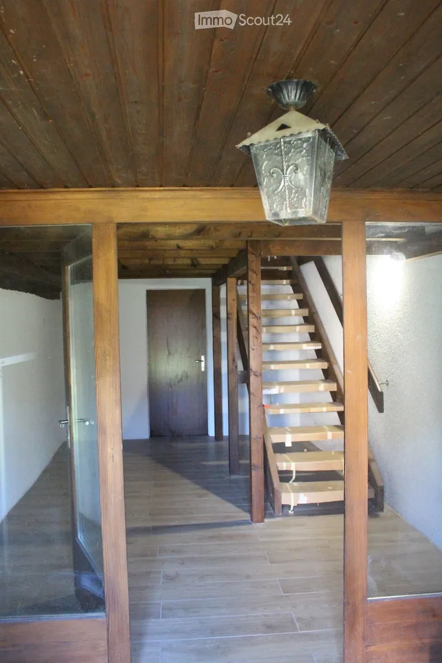 Renovierte Wohnung in altem Bauernhof, 173 m², großer Garten