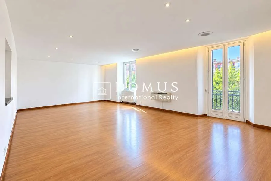 Signoriles und geräumiges Apartment im Zentrum – Foto 2 von 11