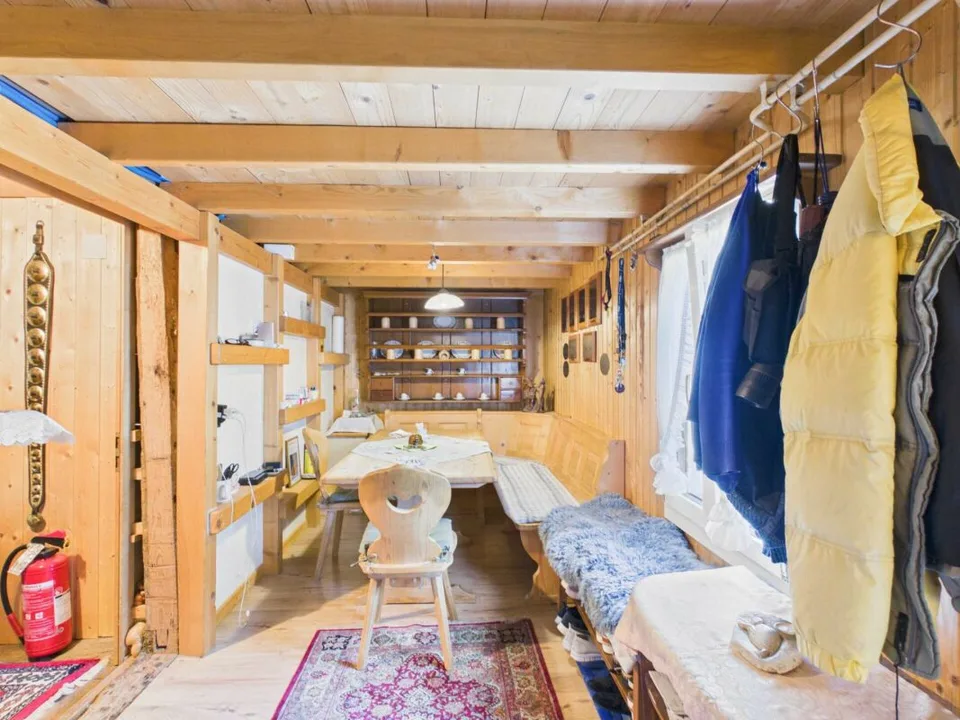 Casa con grande biotopo, garage e due edifici polivalenti – foto 8 di 15