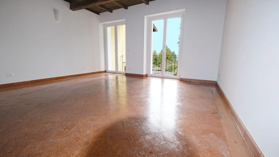 Affascinante casa di nucleo a Taverne ristrutturata con charme – foto 12 di 14