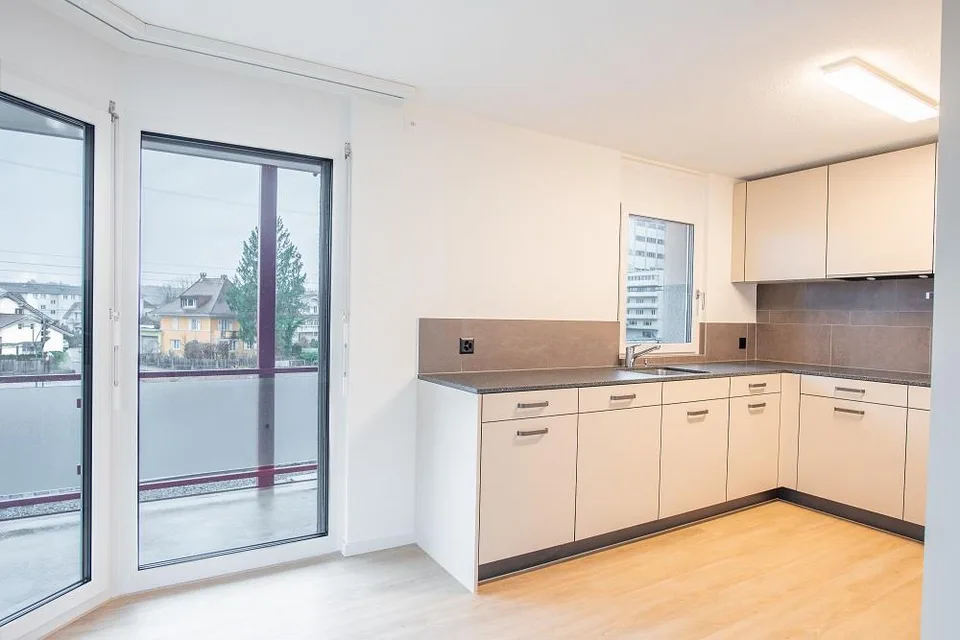 Bright 4.5-room apartment with balcony and garage in Herzogenbuchsee