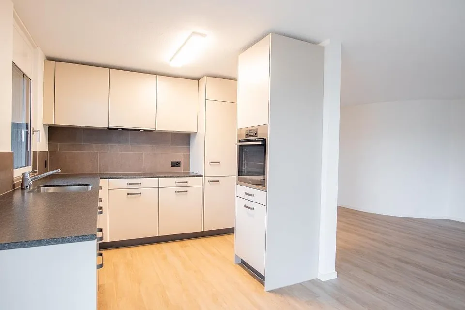 Bright 4.5-room apartment with balcony and garage in Herzogenbuchsee