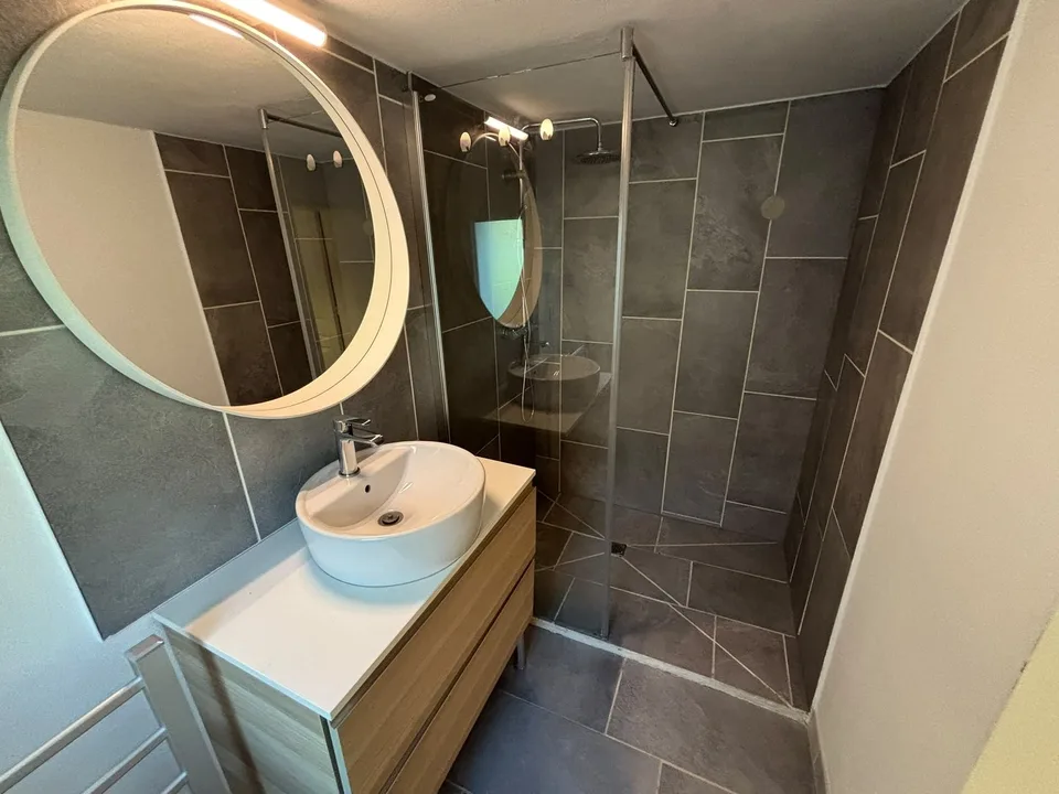 Charming 2.5-room apartment in Henniez