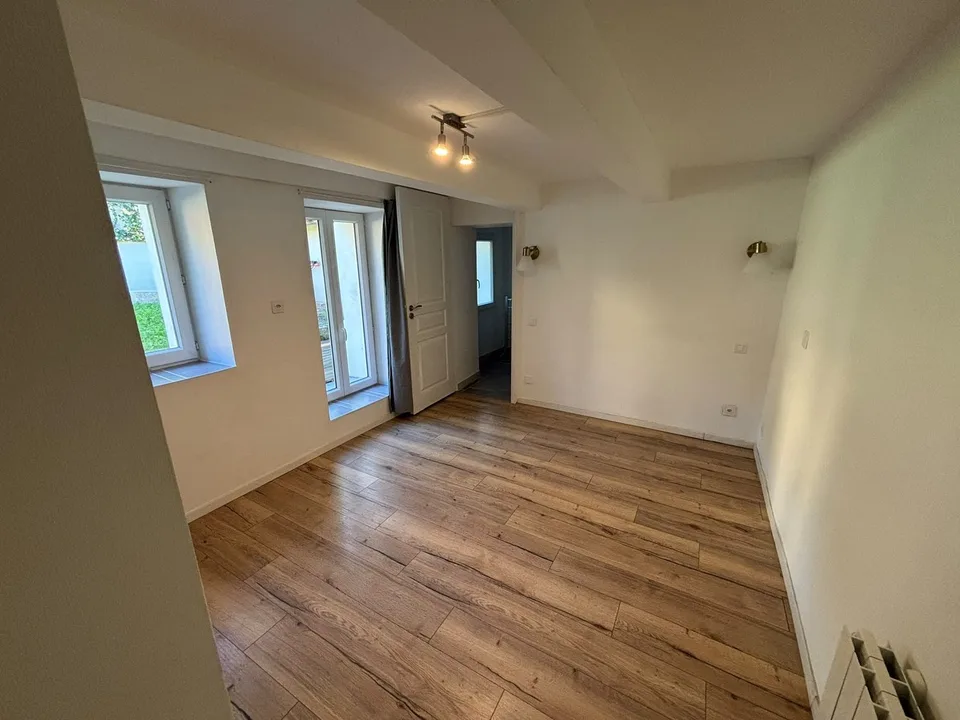 Charming 2.5-room apartment in Henniez