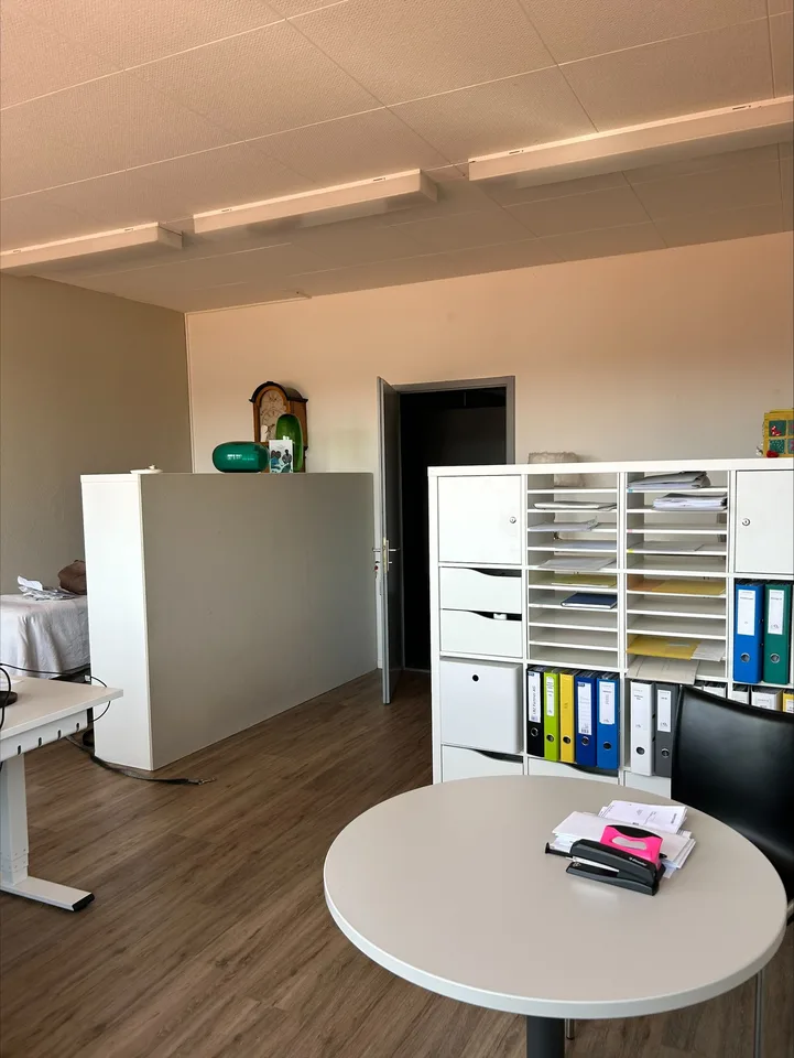 Bright 80 m2 office for rent – photo 2 of 6