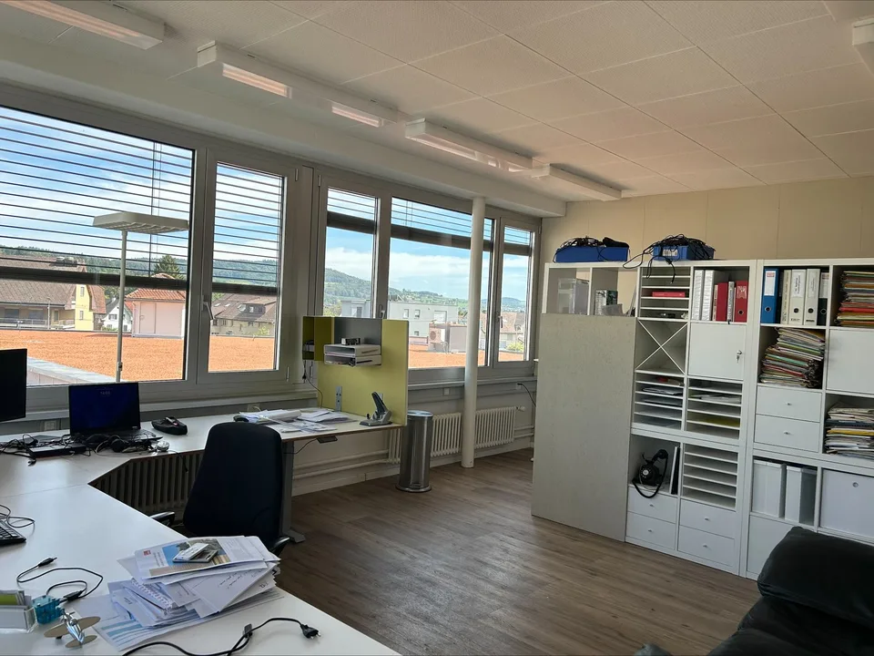 Bright 80 m2 office for rent – photo 6 of 6