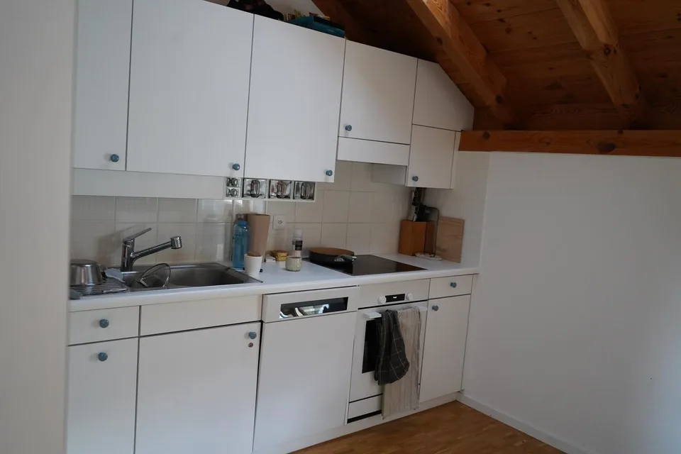Tenant sought - Spacious 6.5-room single-family house with garden and south balcony in quiet location in Grabs