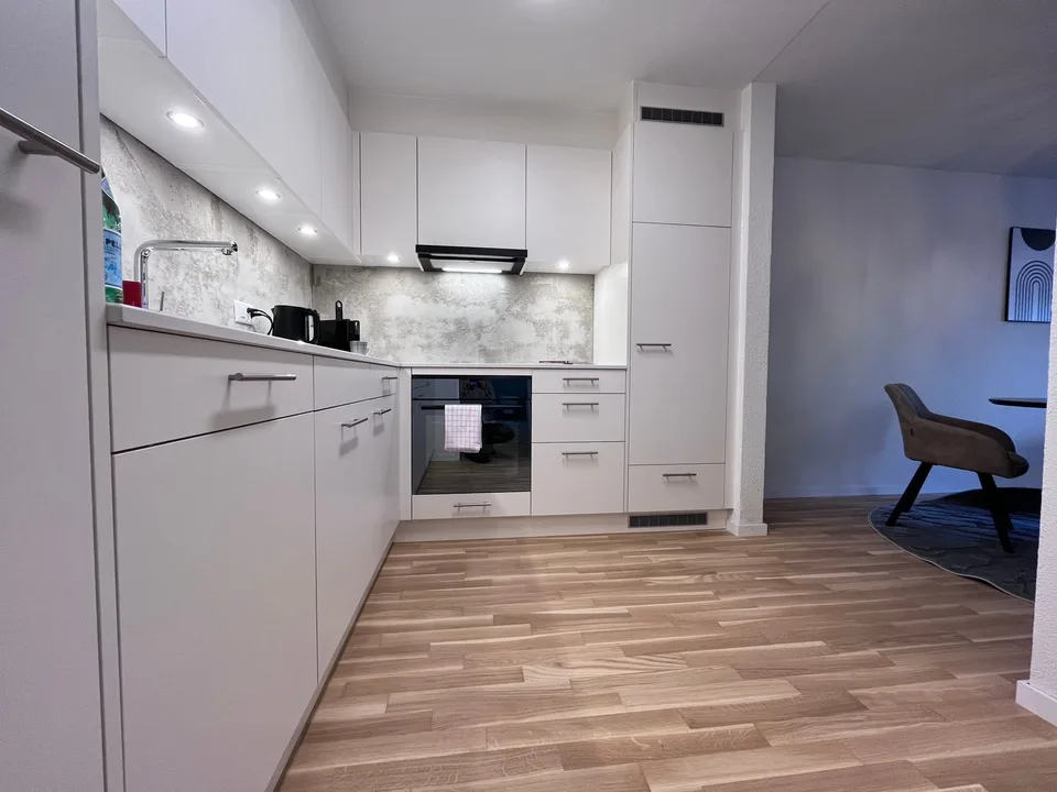 URBANES + STILVOLLES APARTMENT IN FLUSSNÄHE / URBAN + STYLISH APARTMENT NEAR THE RIVER – foto 6 di 8