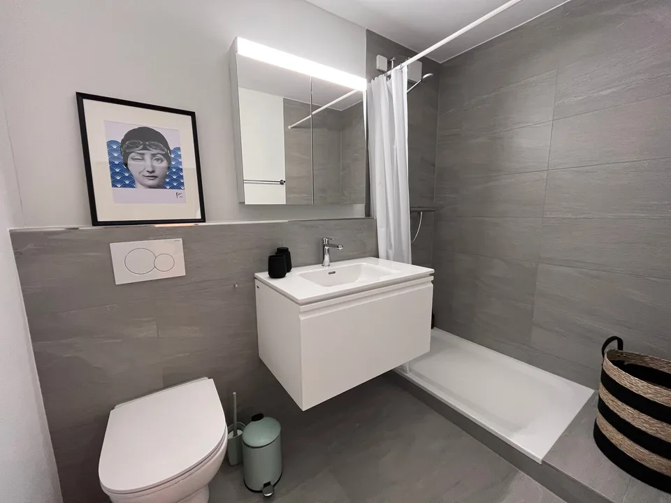 URBANES + STILVOLLES APARTMENT IN FLUSSNÄHE / URBAN + STYLISH APARTMENT NEAR THE RIVER – foto 7 di 8