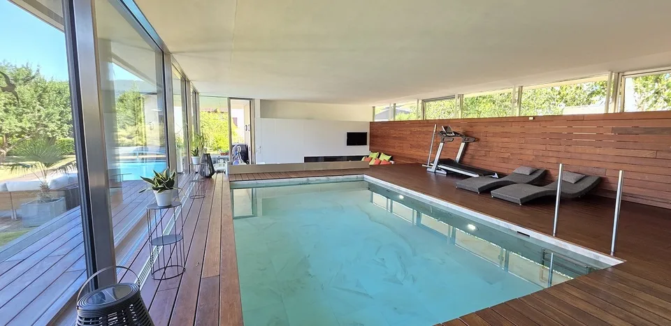 Propriété familiale avec SPA, piscines et multiples possibilités ! – photo 9 of 9