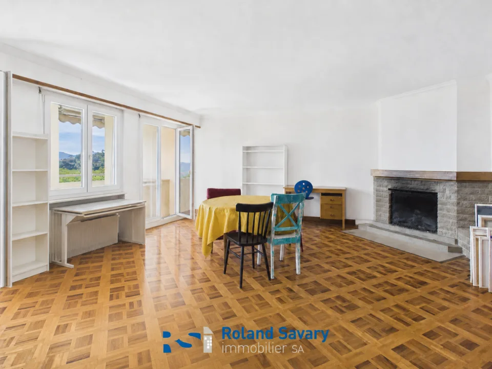 Zu renovieren - 4,5 Zimmer mit Balkon, Seeblick und Innenparkplatz in Chexbres – Foto 3 von 9