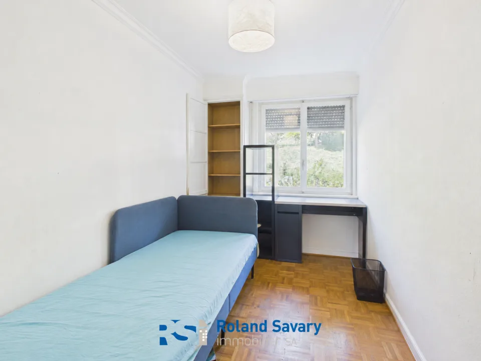 Zu renovieren - 4,5 Zimmer mit Balkon, Seeblick und Innenparkplatz in Chexbres – Foto 8 von 9