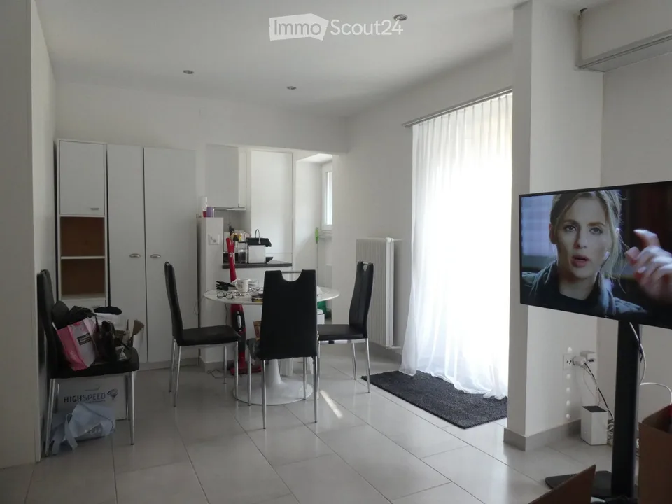 BELLINZONA - 2,5 ZIMMER IN PIANEZZO ZU VERMIETEN – Foto 2 von 4
