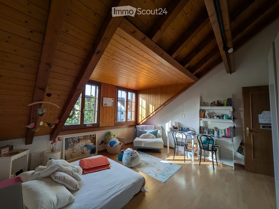 Large bright apartment, with view and fireplace!
