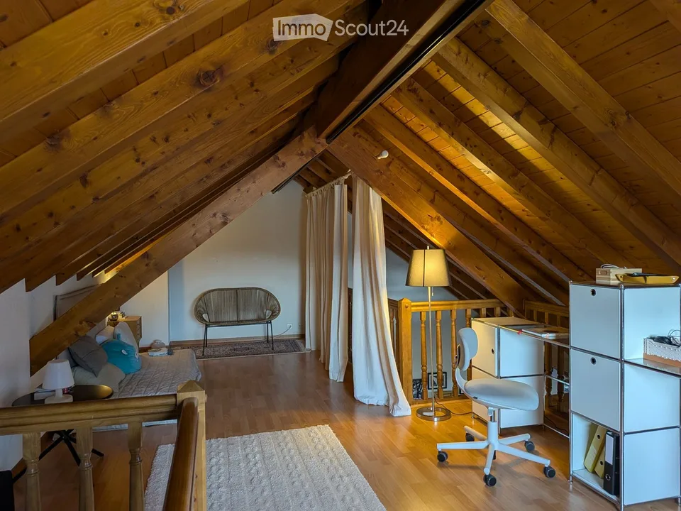 Large bright apartment, with view and fireplace!