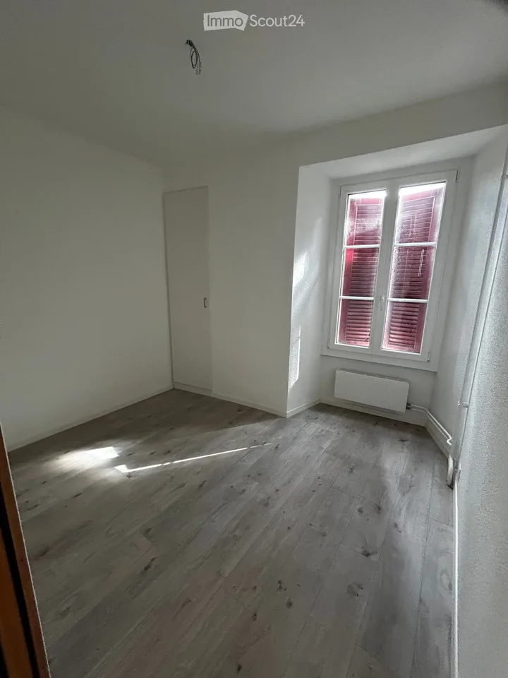 Wohnung 3 Zimmer zur Miete in Serrières – Foto 2 von 4