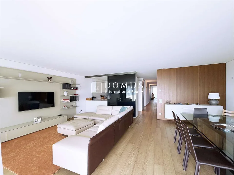 Wohnung von hohem Wert mit Seeblick – Foto 3 von 13