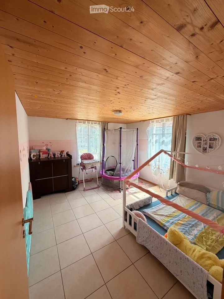 3.5-Room Apartment in Necker with Balcony