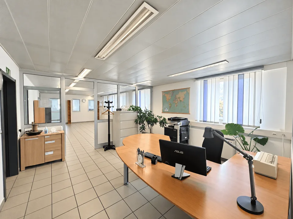 Vaste bureau à Taverne de 175 m² + différents parkings