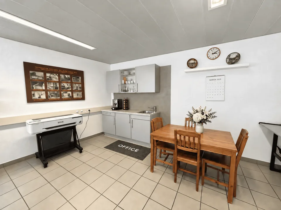 Vaste bureau à Taverne de 175 m² + différents parkings