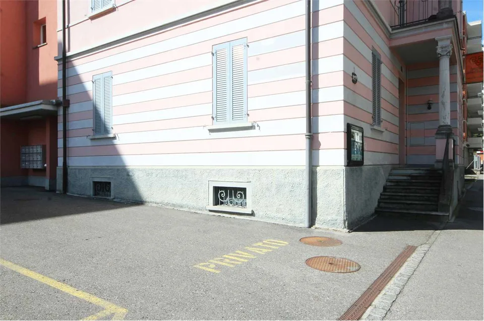 Lugano: ufficio d 4 locali in posizione strategica – foto 3 di 4