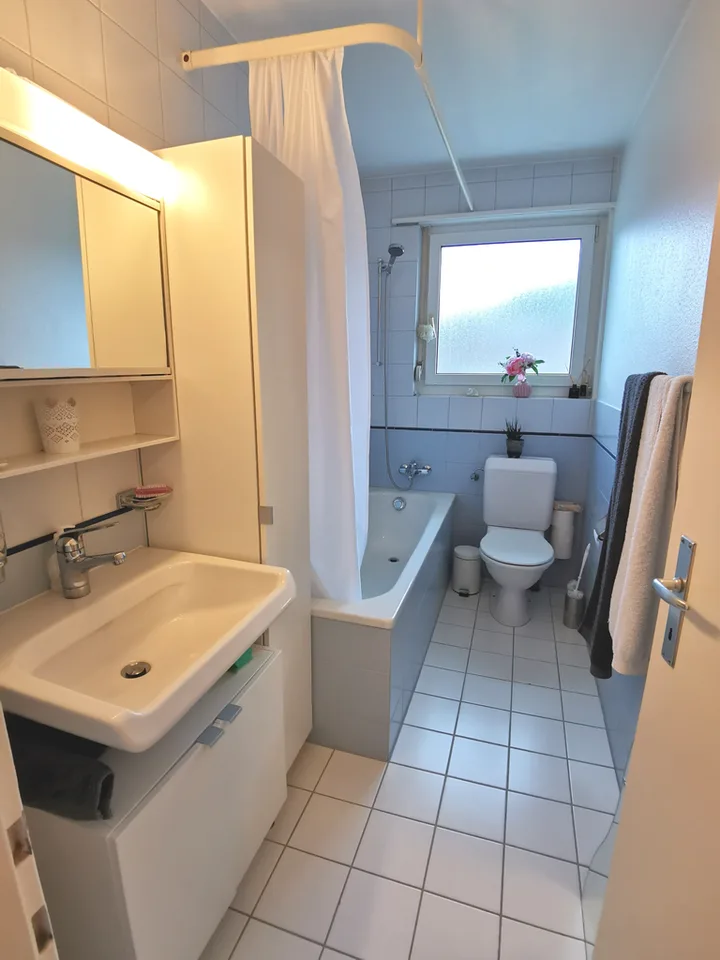 Schöne 2.5 Zimmer Wohnung an ruhiger Lage