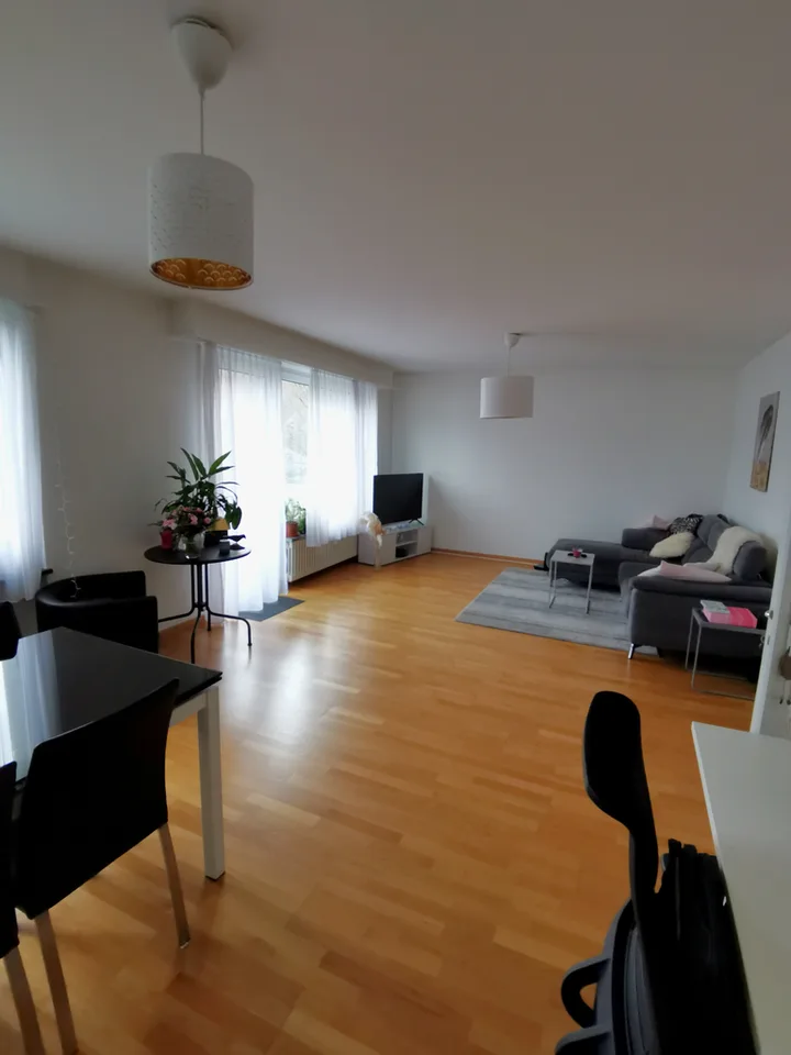 Schöne 2.5 Zimmer Wohnung an ruhiger Lage