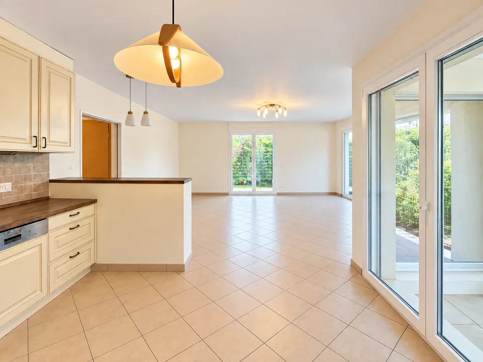 Reserviert: Eine seltene Wohnung im Herzen von Founex – Foto 2 von 22