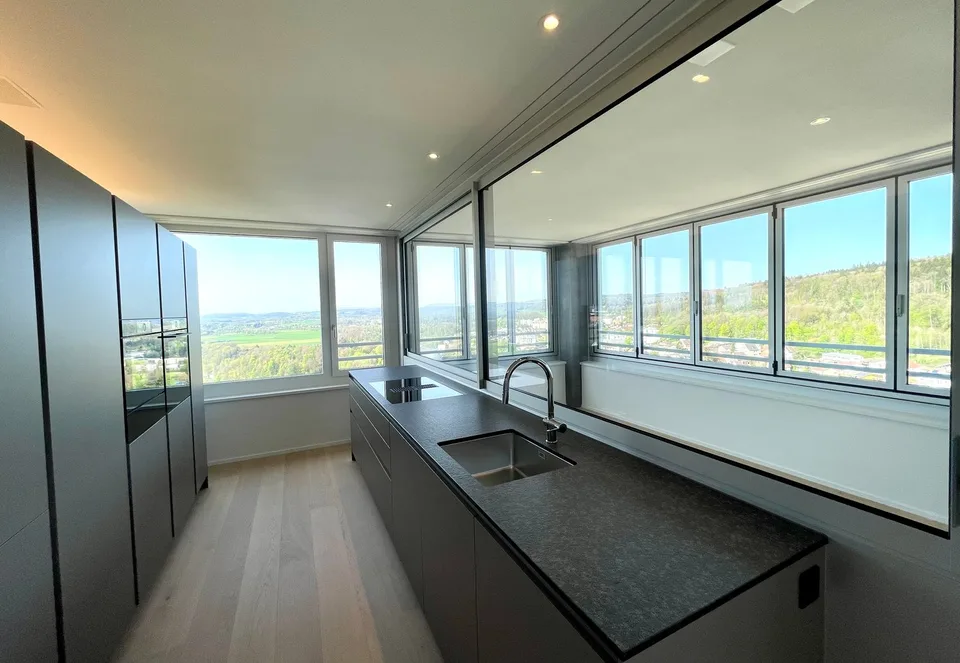 TOP: Exklusive 4.5 Zimmer Wohnung im Rhyfall Tower mit Rheinblick