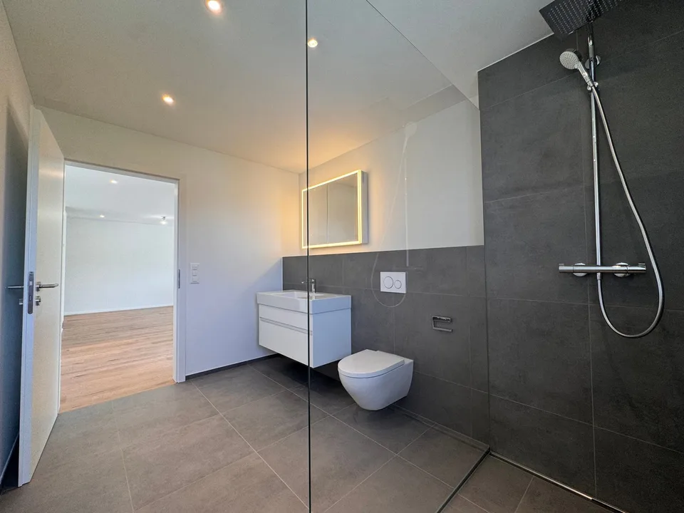Appartement moderne 3.5 pièces dans un immeuble neuf à Gontenschwil.