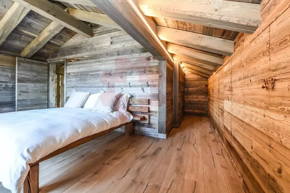 Exceptional Chalet in a Main Residence at the Heart of Val d'Hérens – photo 4 of 13