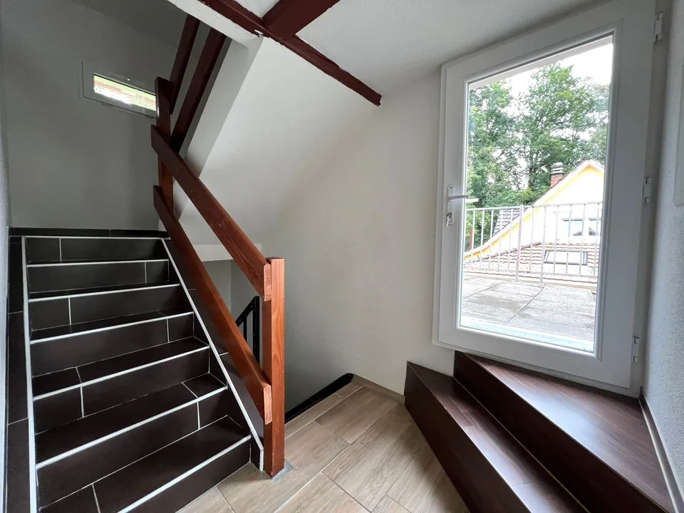 Appartement charmant de 3,5 pièces avec balcon à Degersheim